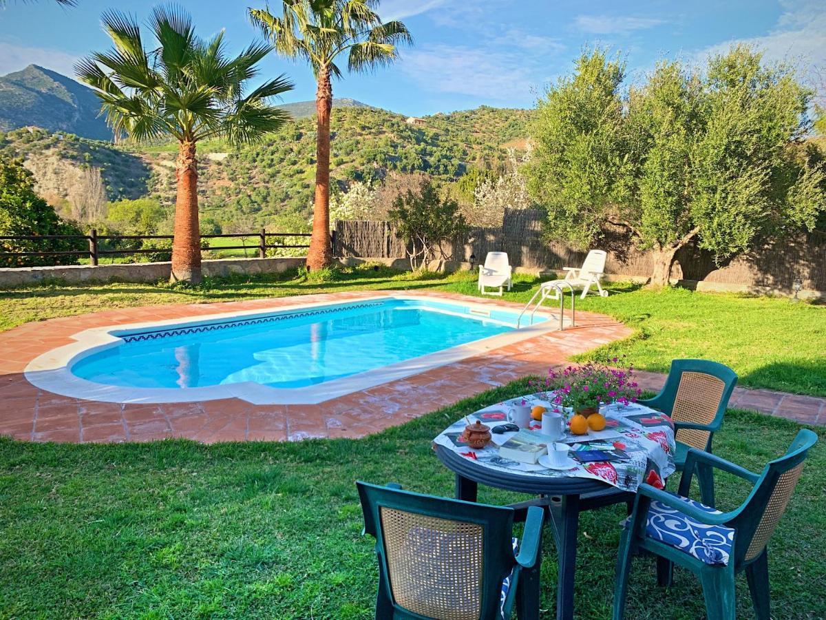 Vivelorural Casa Y Piscina En Zahara De La Sierra Villa Luaran gambar